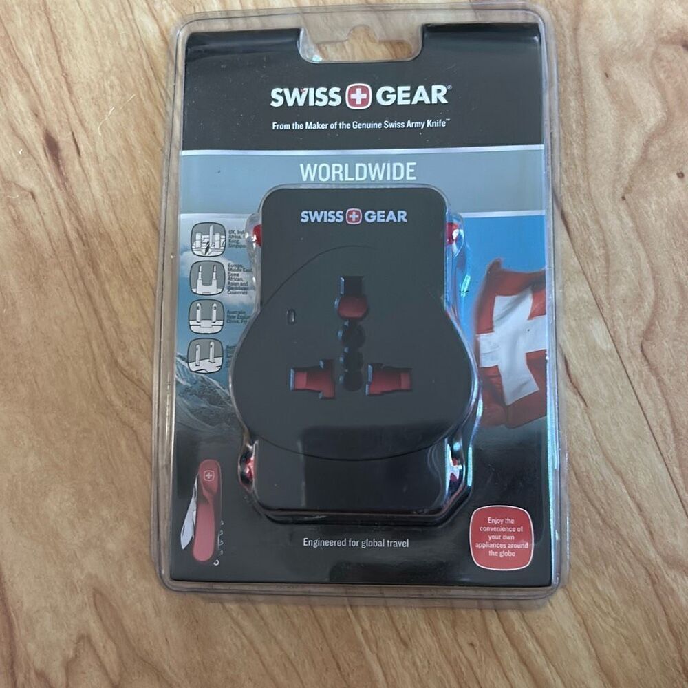 New SWISS GEAR WORLDWIDE ADAPTOR OUTLET PLUG
